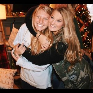 Meet your Posher, Olivia